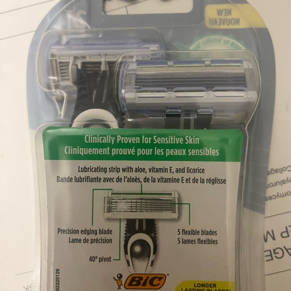 BIC Flex5 Sensitive Razors - Picture 5 of 5